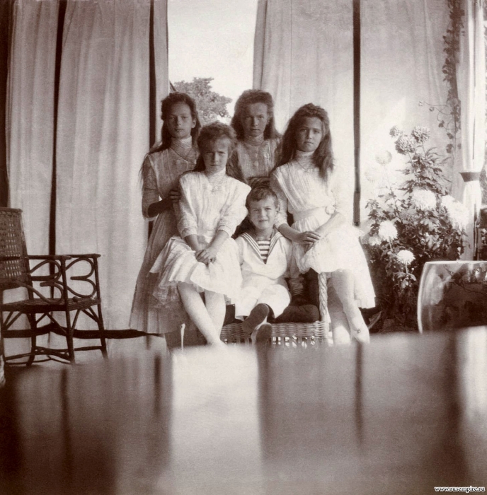Императорская семья (восстановленные фотографии)