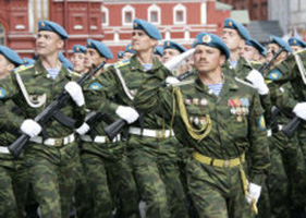 Десантники на параде в Москве (9 мая 2005 года)